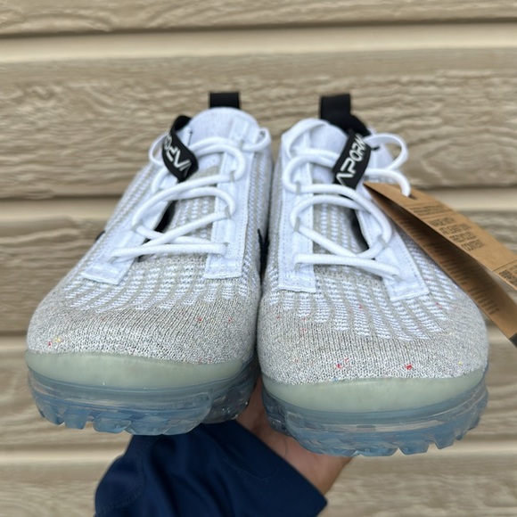 Nike Air Vapormax 2021 FK Flyknit White Black GS 6.5Y - Picture 2 of 8